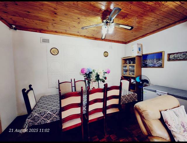 7 BEDROOM FREESTANDING FOR SALE IN HAYFIELDS
